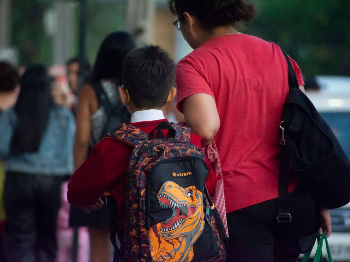 ¿Existe permiso laboral por el primer día de clases en Chile? Esto dice la ley