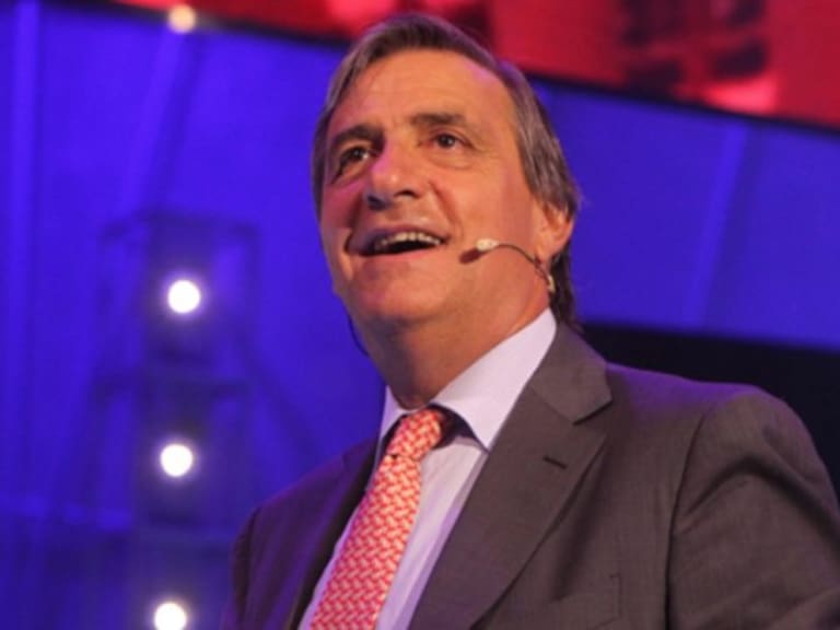 Kike Morandé se reinventa con 3.700 gallinas y su emprendimiento “Los huevos del Kike”