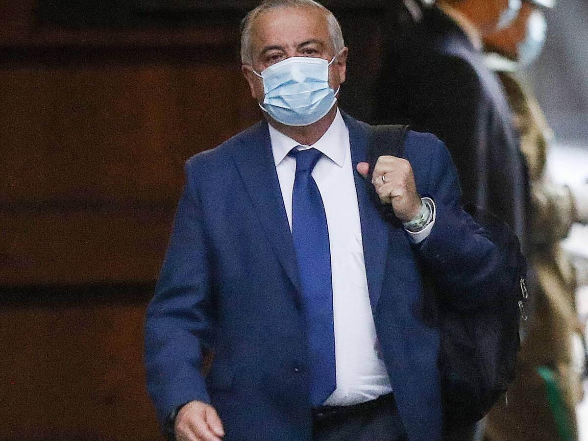 Justo en el plazo: Presentaron acusación constitucional contra exministro Mañalich por el manejo de la pandemia del Covid-19