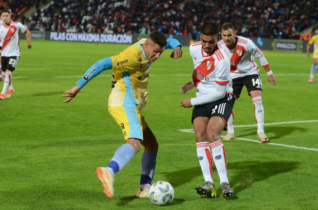 Remezón en el fútbol argentino: Equipo de la Segunda División eliminó a River Plate de la Copa Argentina 2024