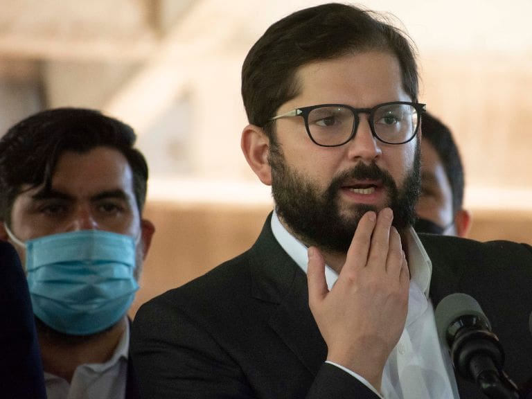 «Todo es perfectible»: Presidente Boric responde a la ex Concertación por ideas de cambio de gabinete
