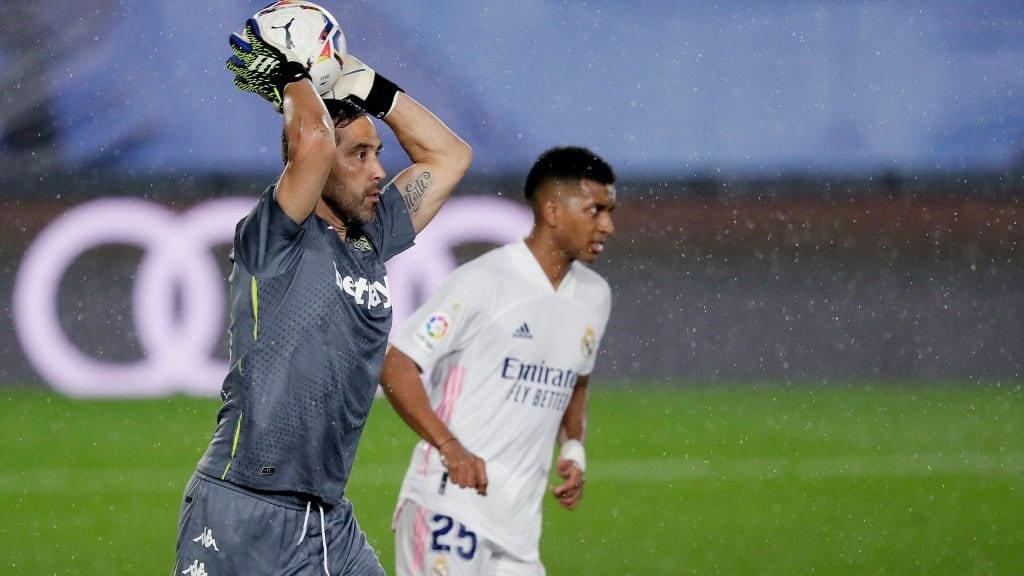 MADRID, SPAIN - APRIL 24: Claudio Bravo of Real Betis during the La Liga Santander match between Real Madrid v Real Betis Sevilla at the Estadio Alfredo Di Stefano on April 24, 2021 in Madrid Spain (Photo by David S. Bustamante/Soccrates/Getty Images)