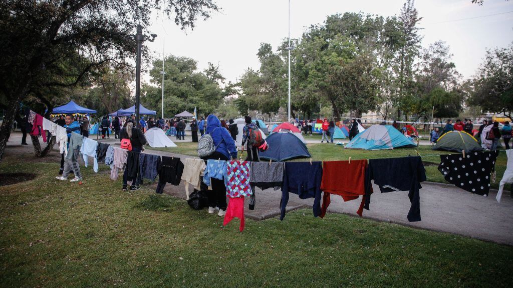 «Villa Toma Olímpica», en Parque Baquedano. / Agencia Uno.