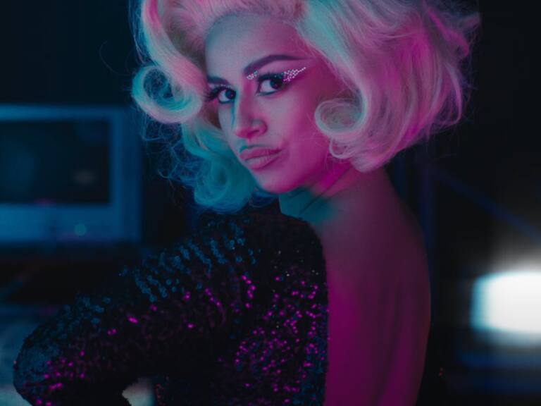 Karla Melo debutó a la música con aires de Thalía: Escucha su canción