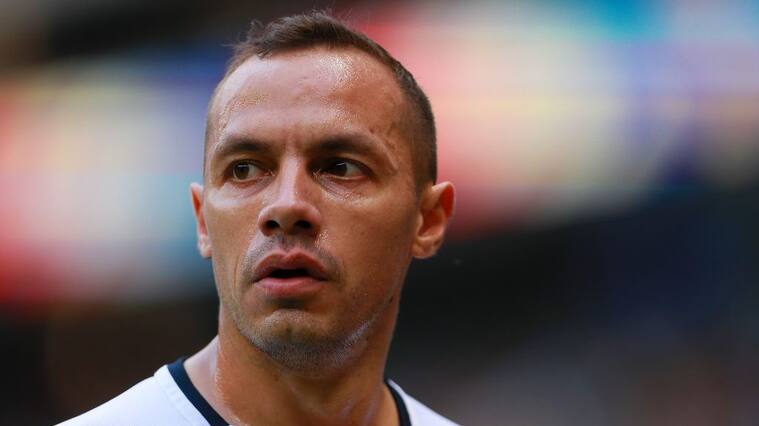 MEXICO CITY, MEXICO - MAY 5: Marcelo Diaz of Pumas looks on during the quarter finals second leg match between America and Pumas UNAM as part of the Torneo Clausura 2018 Liga MX at Azteca Stadium on May 5, 2018 in Mexico City, Mexico. (Photo by Mauricio Salas/Jam Media/Getty Images)