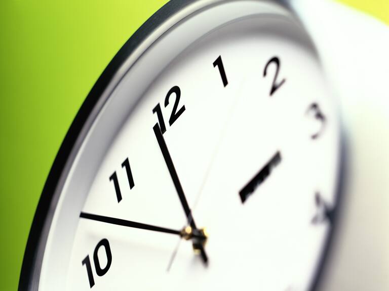 ¿Cuándo se cambia la hora en Chile en 2024? (y qué implica el nuevo horario de invierno)