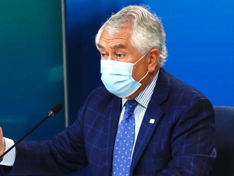 Ministro de Salud, Enrique Paris