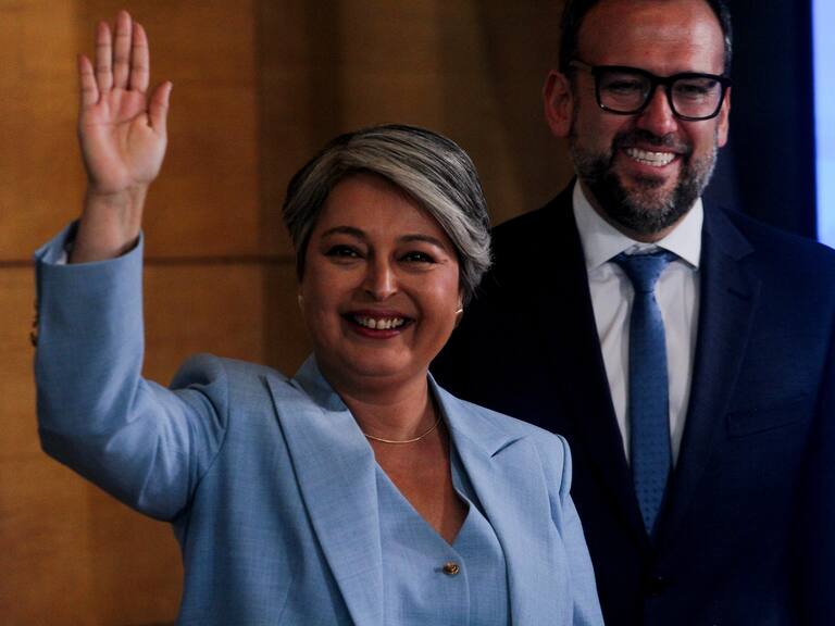 Jara en el debate Anatel: “Aquí hay candidatos que están por no levantar el secreto bancario”