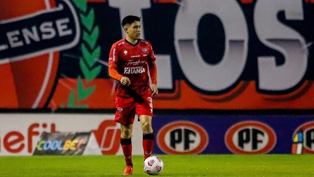 Futbolista de Ñublense se retira del fútbol a sus 21 años: "Debo buscar nuevos horizontes, la vida se trata de aquello"