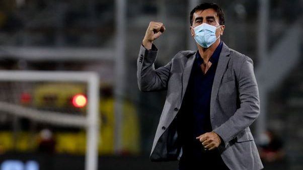 Gustavo Quinteros pidió más refuerzos tras vencer a Everton: "Ojalá que la gente que tiene que ver el tema comprenda"