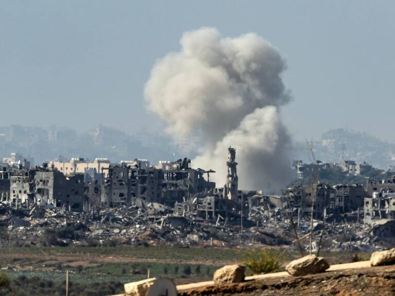 Las bombas de Israel provocan explosiones y muertos en la Franja de Gaza
