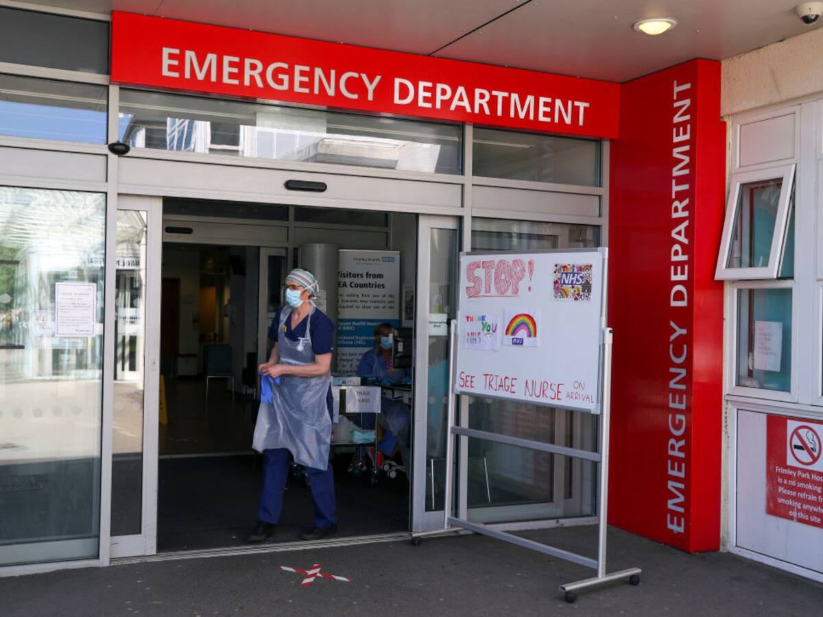 Médicos advierten trastornos cerebrales graves en pacientes con síntomas leves del Covid-19