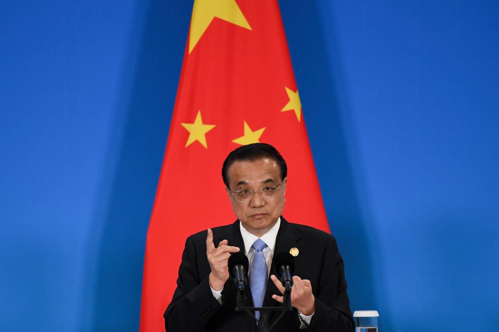 El premier chino Li Keqiang habla ante los medios de comunicación