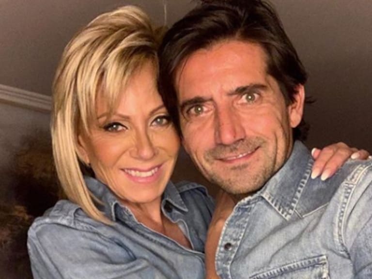 Raquel Argandoña publicó romántica postal junto a su pareja en la playa