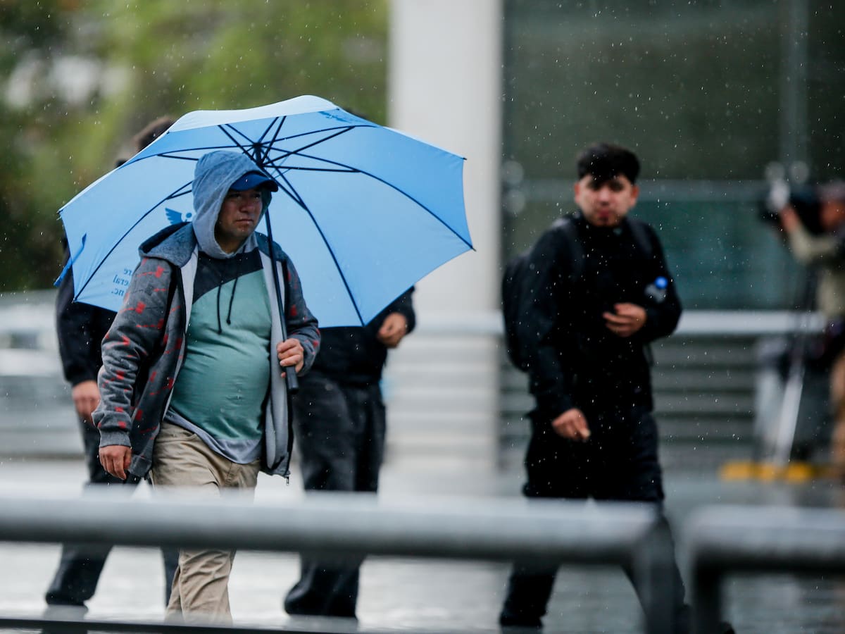 Lluvia en la Región Metropolitana este viernes: ¿A qué hora podría precipitar y en qué sectores?