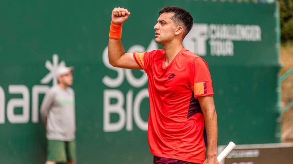 Tomás Barrios muestra sangre fría contra Hikijata y quedó a una victoria de entrar en el cuadro principal de Wimbledon