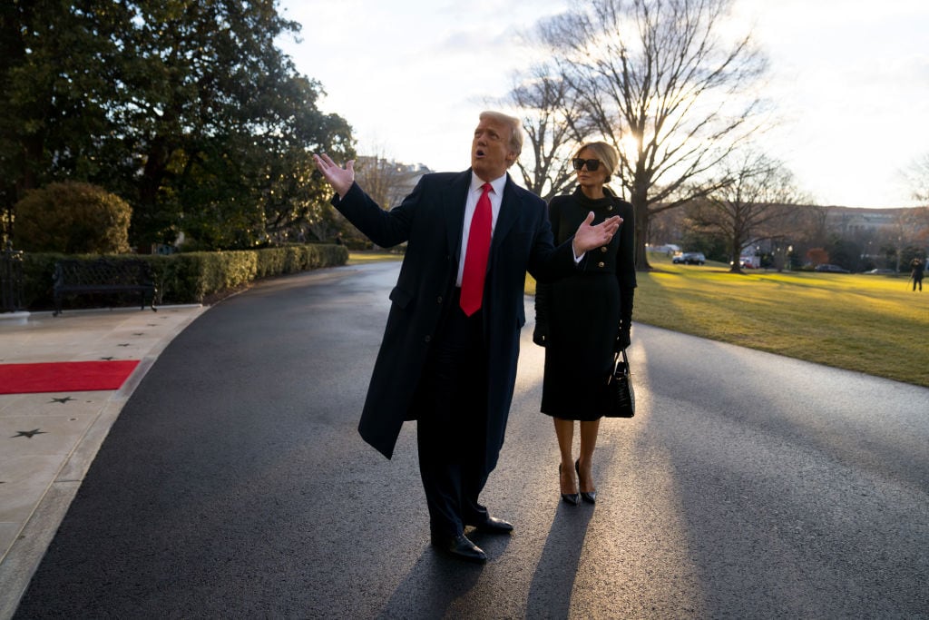 Donald y Melania Trump dejan la Casa Blanca