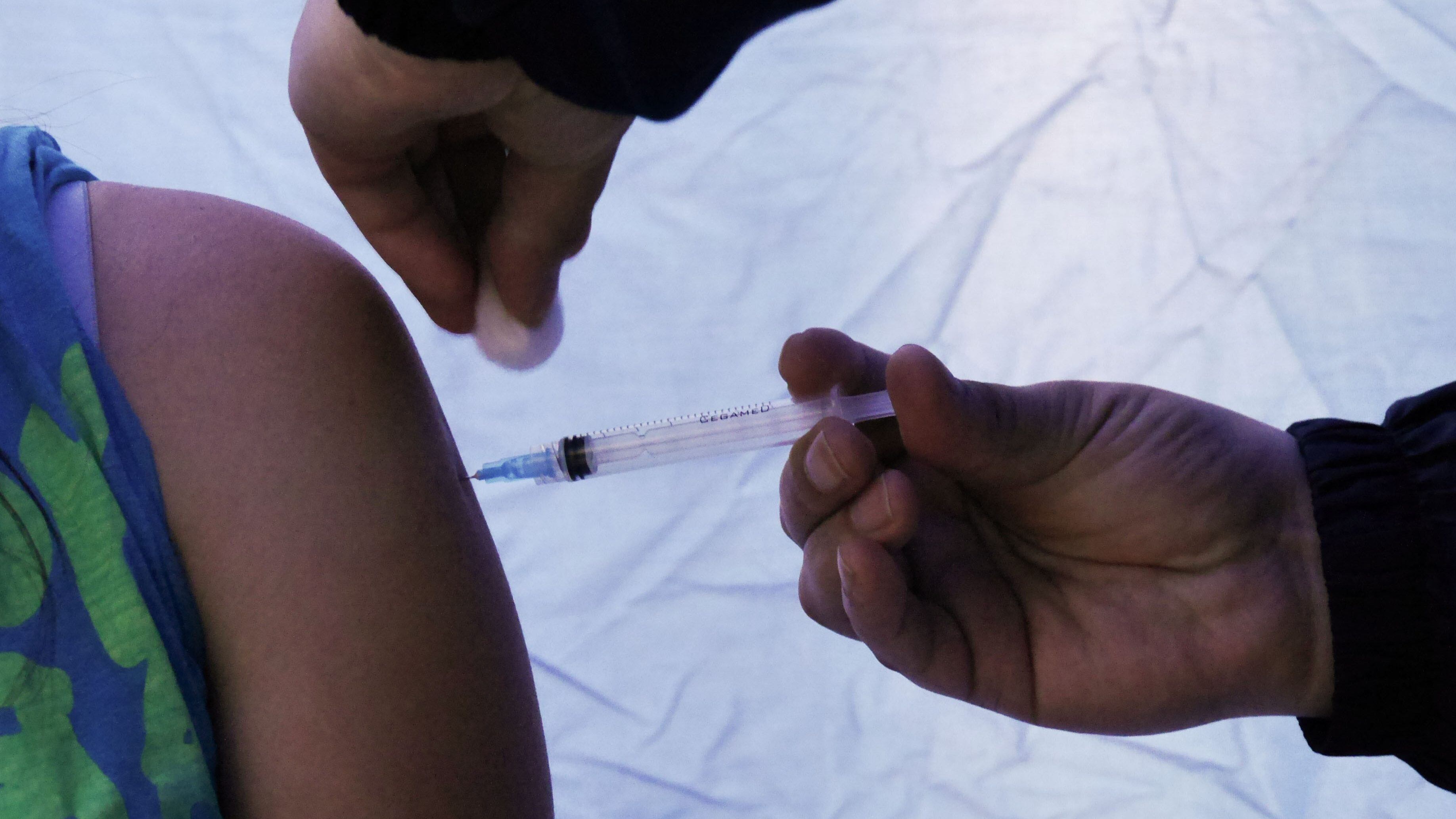 27 DE FEBRERO DE 2021/VIÑA DEL MARProceso de vacunacion contra el Covid-19 en el Estadio Sausalito, que de manera especial y a solicitud del Ministerio de Salud, se está realizando durante el ultimo fin de semana de febrero.
FOTO: SANTIAGO MORALES/AGENCIAUNO