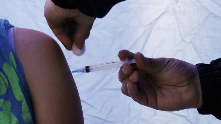 27 DE FEBRERO DE 2021/VIÑA DEL MARProceso de vacunacion contra el Covid-19 en el Estadio Sausalito, que de manera especial y a solicitud del Ministerio de Salud, se está realizando durante el ultimo fin de semana de febrero.
FOTO: SANTIAGO MORALES/AGENCIAUNO
