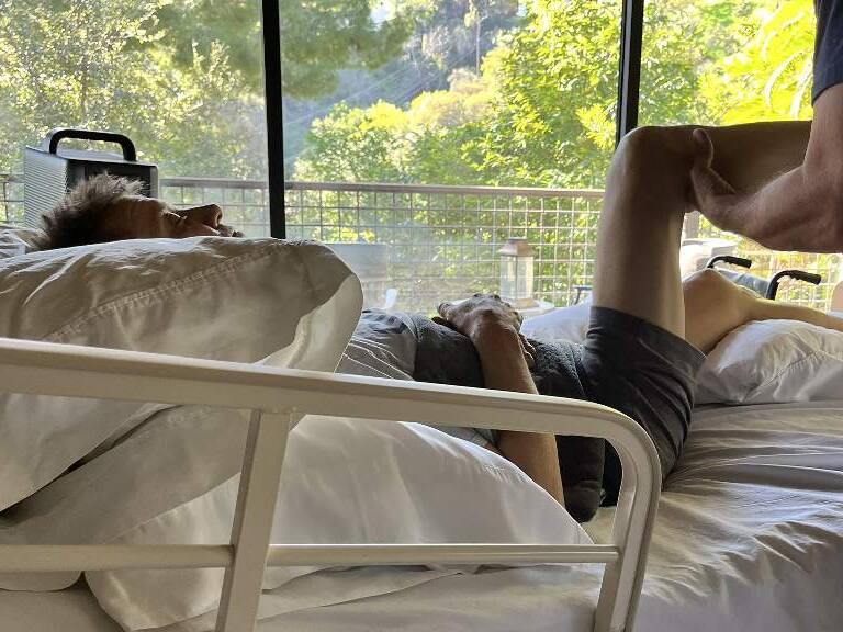 Jeremy Renner revela que se quebró más de 30 huesos en su accidente con un quitanieves