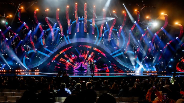 Parrilla del Festival de Viña 2026: qué artistas y humorista se presentan hoy jueves en la quinta noche