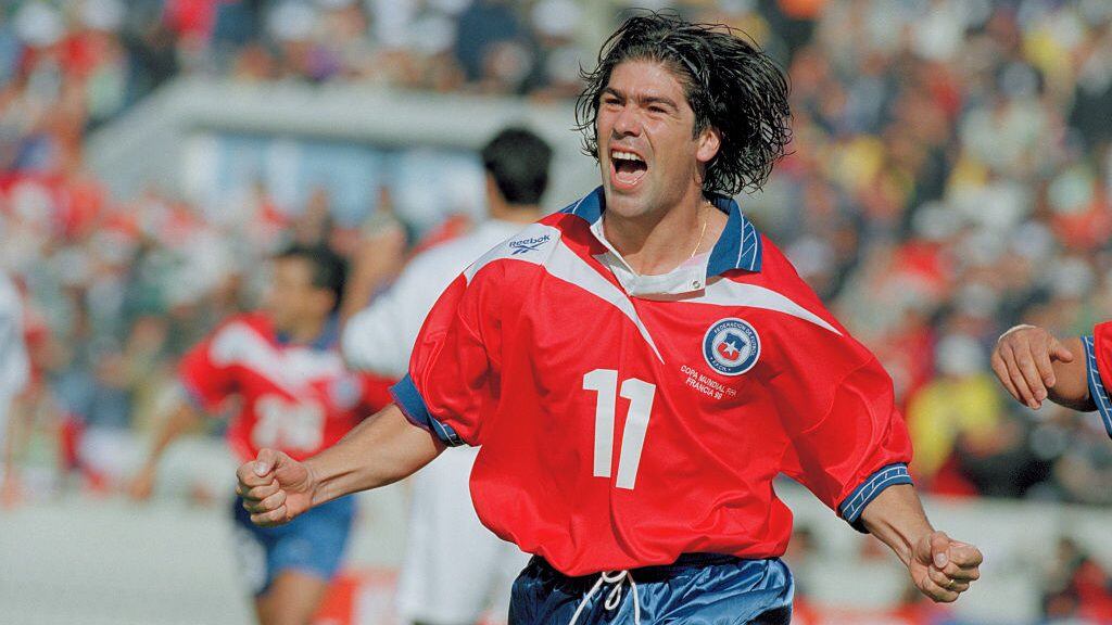 Chile's Marcelo Salas celebrates scoring a goal during the 1998 soccer World Cup match against Italy. (Photo by THIERRY ORBAN/Sygma via Getty Images)