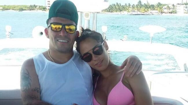 Gary Medel y su esposa, Cristina Morales.