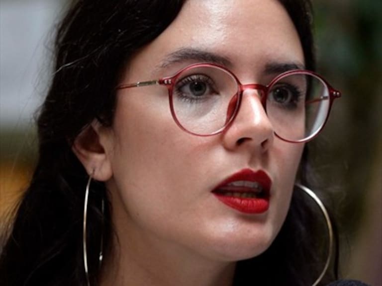 Camila Vallejo a Beatriz Sánchez: «Condeno tajante y absolutamente la funa que sufrieron»