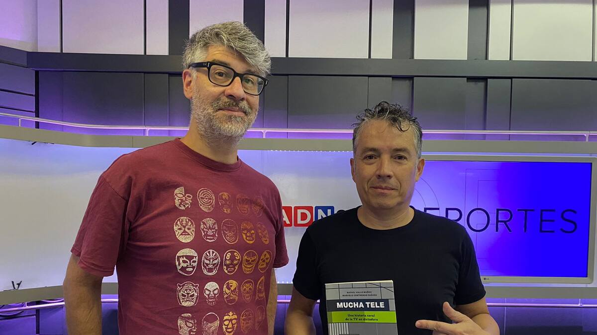Mucha Tele, un libro que aborda la TV chilena en Dictadura: “Cubre 17 años de nuestra historia”