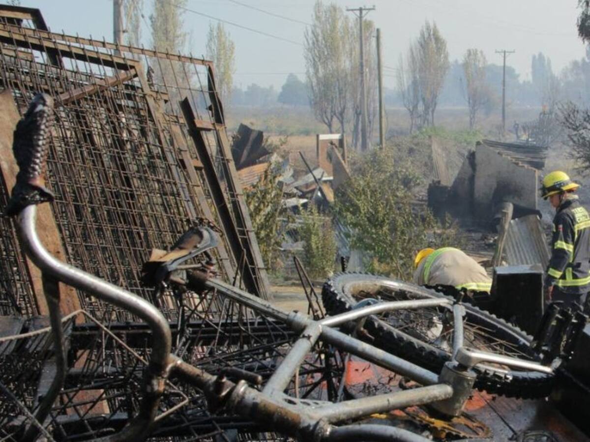 Ministro Jackson detalló el proceso de las Fichas de Emergencias para los afectados por incendios forestales