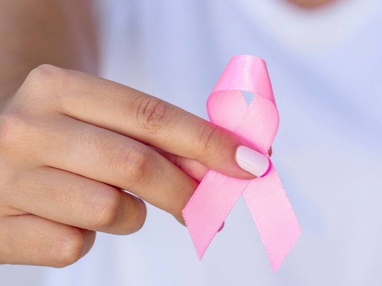 Mes del cáncer de mamas: cómo realizarse un autoexamen preventivo eficaz