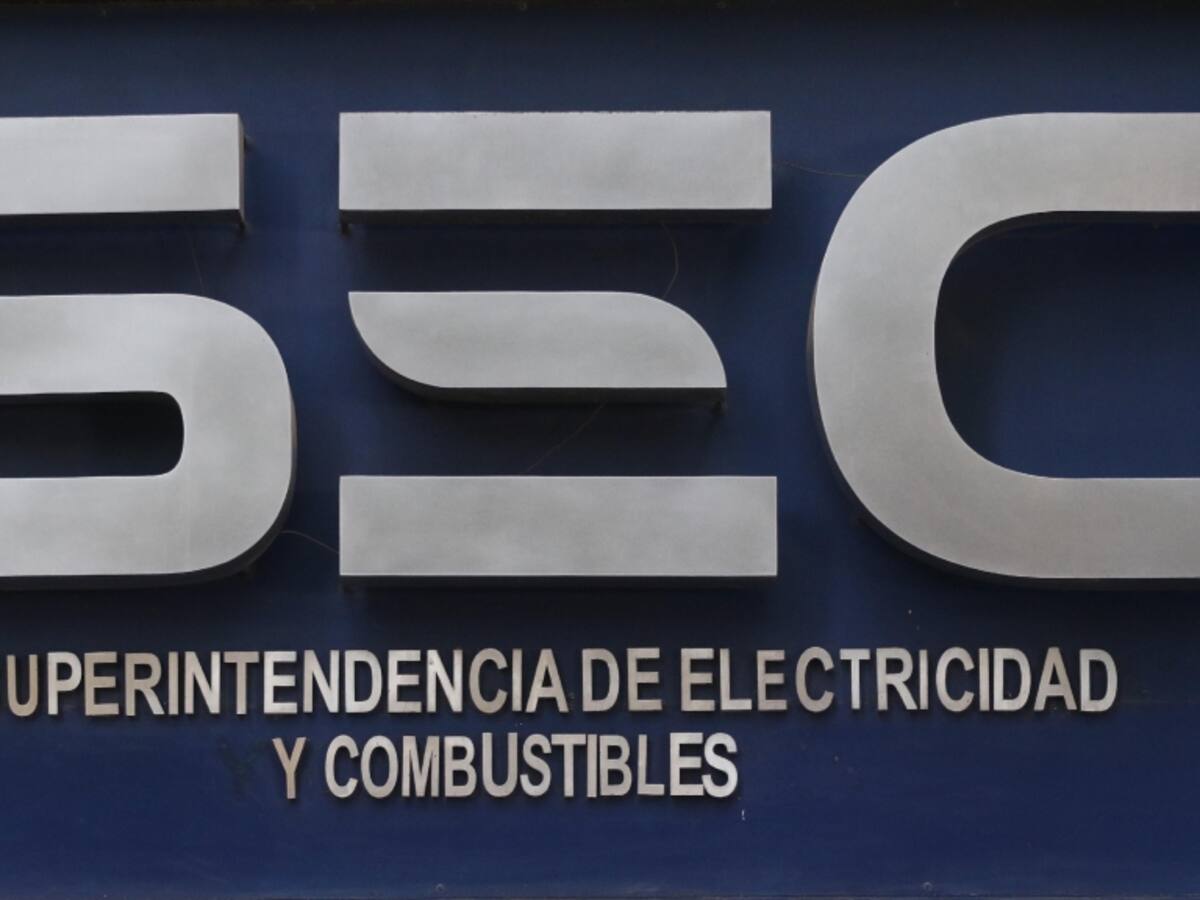 Poste estaba “colgado” a la red eléctrica: SEC formula cargos a Cerro Navia por muerte de hombre electrocutado