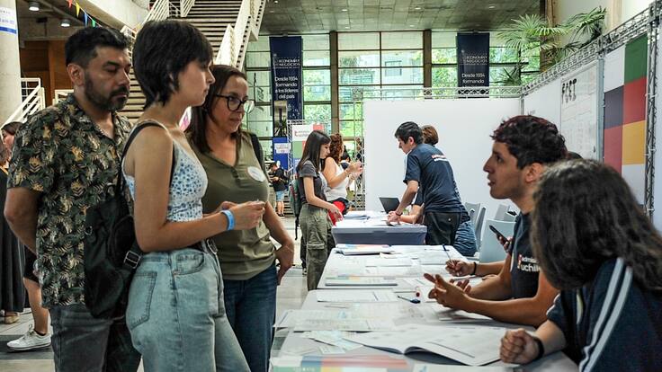 Admisión 2025: Esta es la universidad chilena que recibió más postulaciones (y su carrera de mayor demanda)