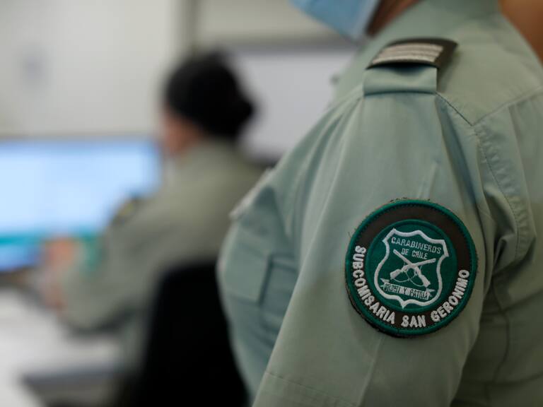 Corte Suprema respalda a funcionaria de Carabineros que denunció a colega tras leer su WhatsApp Web: lo dejó abierto en computador institucional