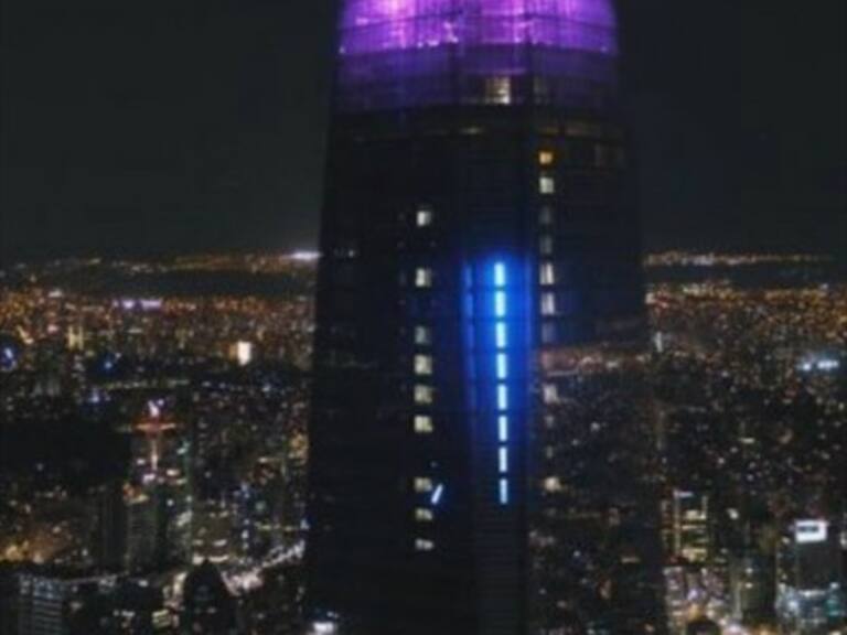 Costanera Center tiene el espectáculo de luces más alto de Latinoamericana