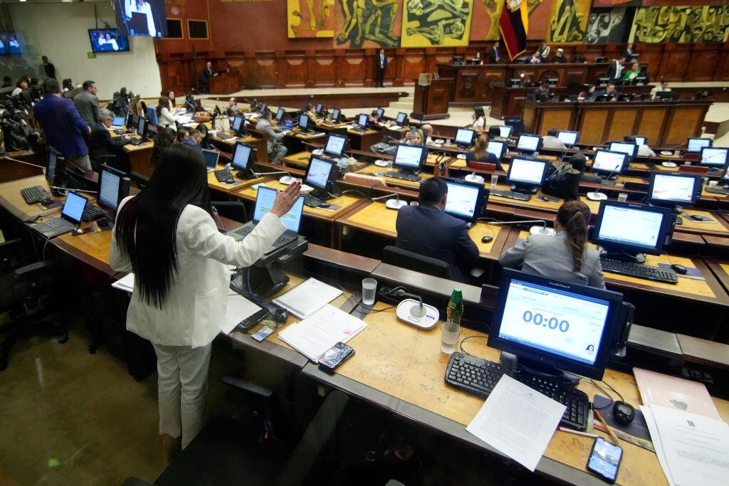 Asambleísta Viviana Veloz habla en el juicio político al presidente de Ecuador
