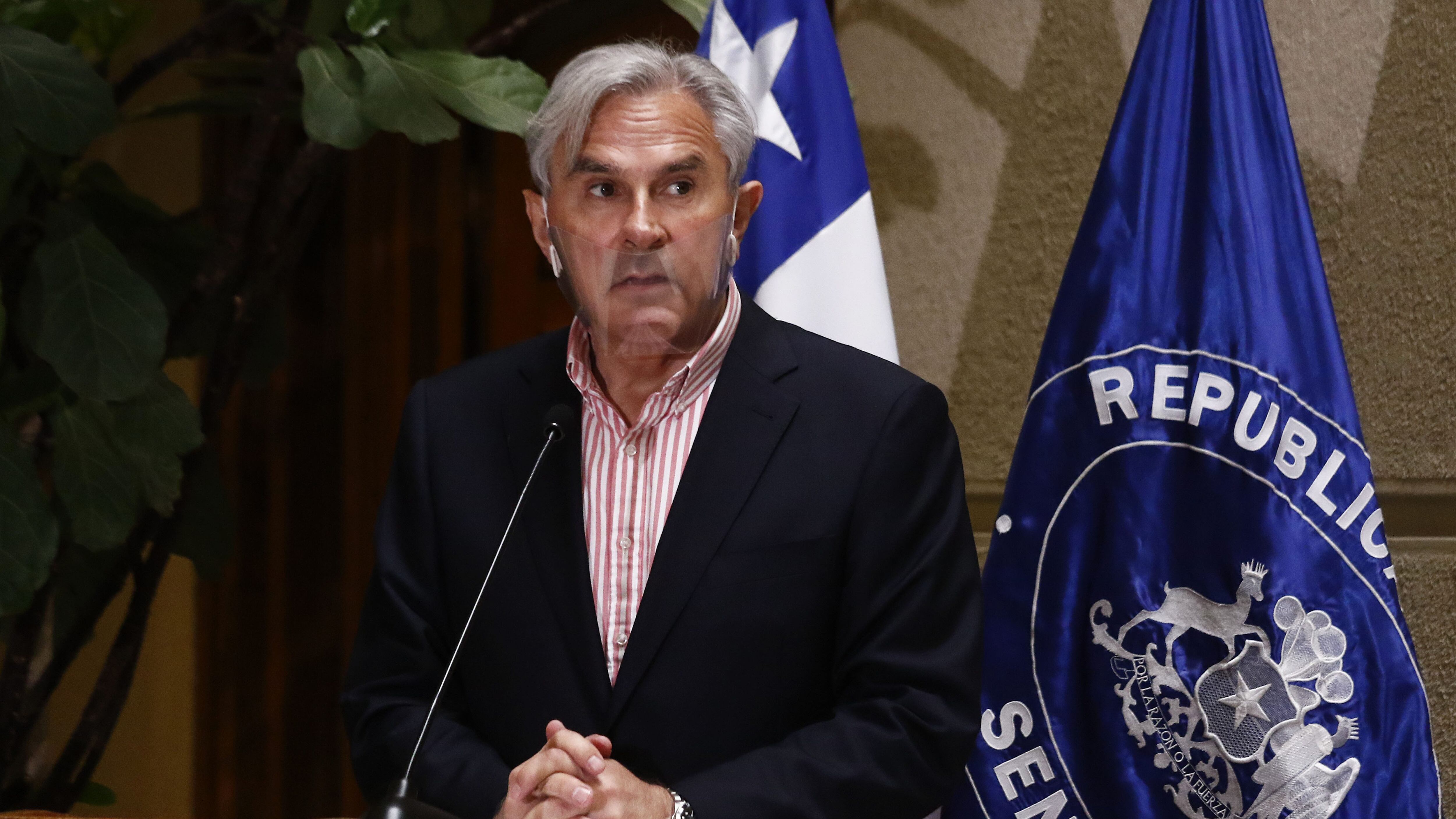 01 DE ABRIL DE 2021/VALPARAISOEl senador Ivan Moreira ofrece un punto de prensa en el Senado, durante la Sesion especial de la Sala, en donde anuncia su voto a favor del proyecto de tercer retiro de los fondos de pensiones.
FOTO: LEONARDO RUBILAR CHANDIA/AGENCIAUNO