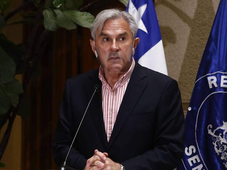 01 DE ABRIL DE 2021/VALPARAISOEl senador Ivan Moreira ofrece un punto de prensa en el Senado, durante la Sesion especial de la Sala, en donde anuncia su voto a favor del proyecto de tercer retiro de los fondos de pensiones.
FOTO: LEONARDO RUBILAR CHANDIA/AGENCIAUNO