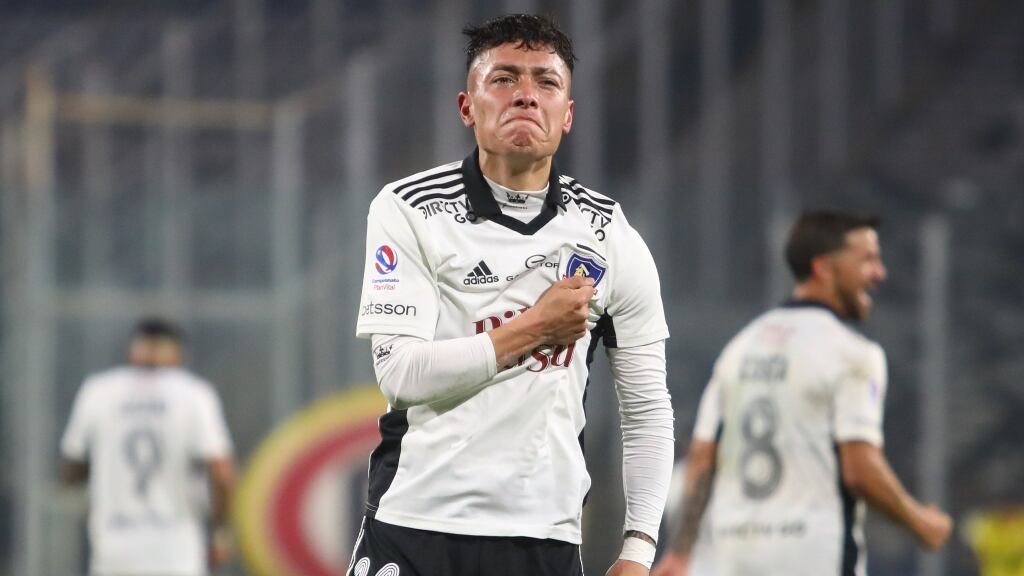 La emoción de Cristián Zavala tras su primer gol en Colo Colo: "Todos los malos comentarios pasaron por mi mente cuando le pegué al balón"