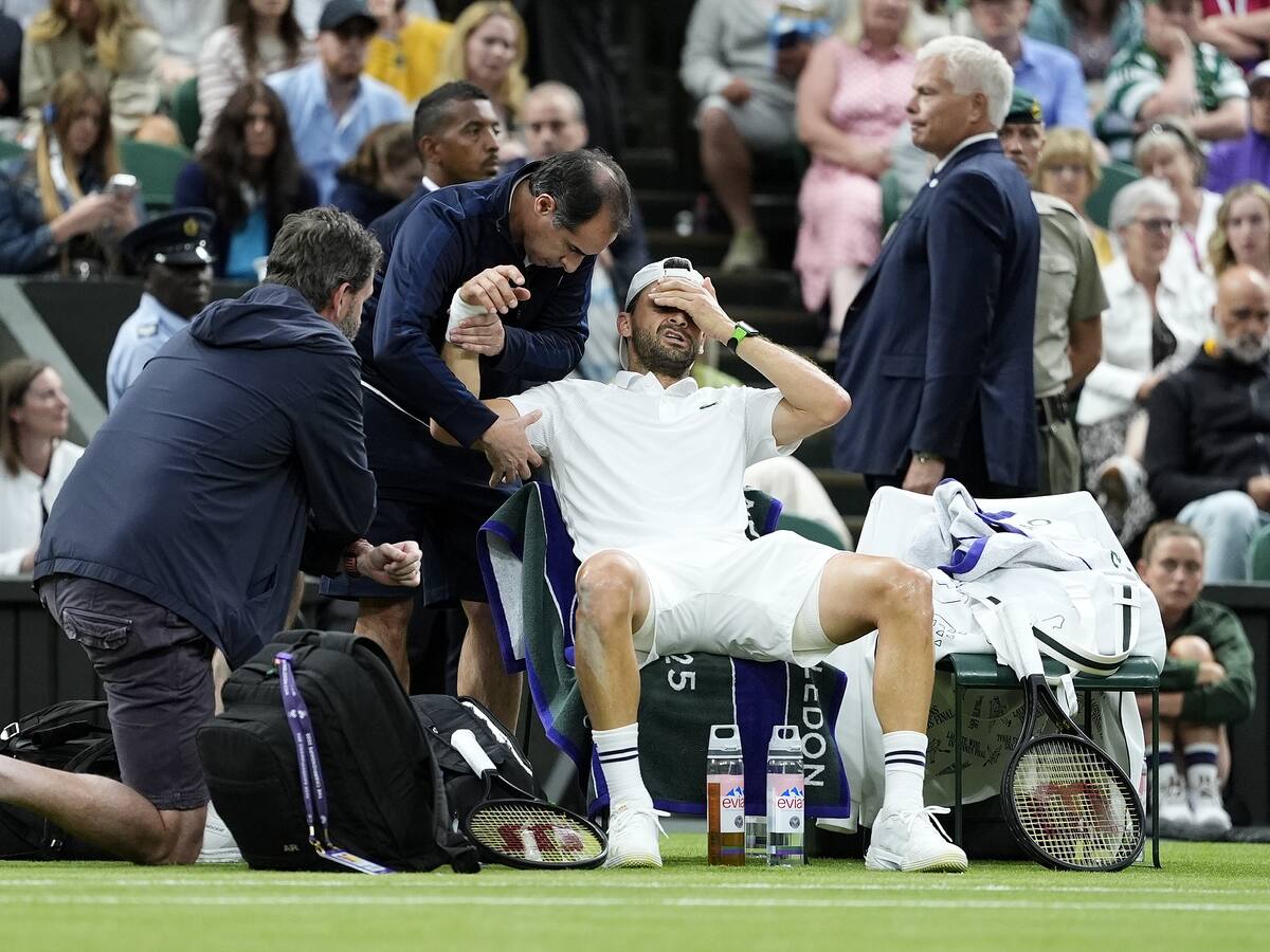 Infortunio en Wimbledon: Dimitrov se retira del torneo pese a ir ganándole al número 1 del mundo