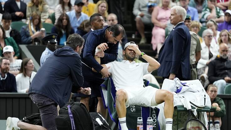Infortunio en Wimbledon: Dimitrov se retira del torneo pese a ir ganándole al número 1 del mundo