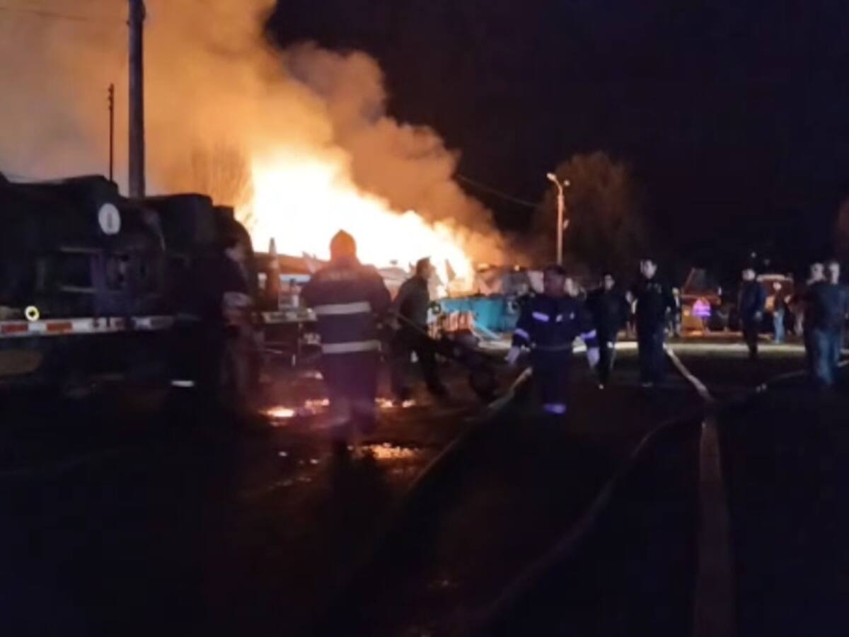 Incendio consume bodegas del Departamento de Operaciones de la Municipalidad de Frutillar