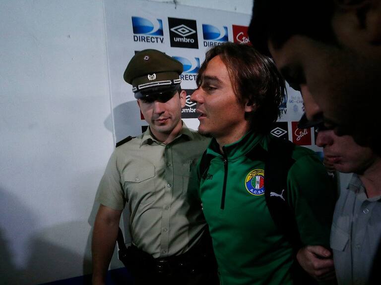 Al borde de la ley: Diez jornadas donde Carabineros fue protagonista en las canchas nacionales