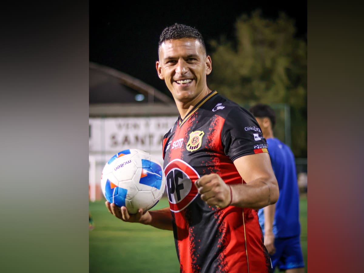 Isaac Díaz se luce con un triplete en el debut de Rangers en la Primera B 2025