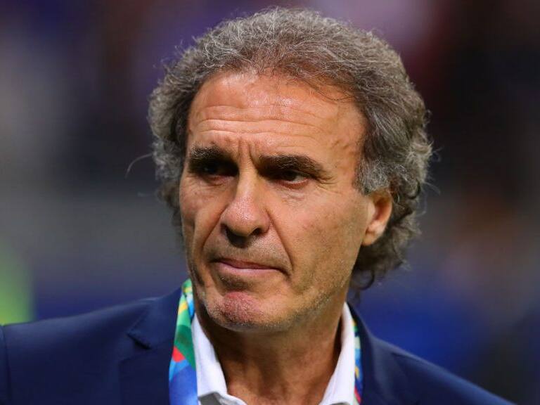 BELO HORIZONTE, BRAZIL - JUNE 19: Oscar Ruggeri looks on during the Copa America Brazil 2019 group B match between Argentina and Paraguay at Mineirao Stadium on June 19, 2019 in Belo Horizonte, Brazil. (Photo by Chris Brunskill/Fantasista/Getty Images)