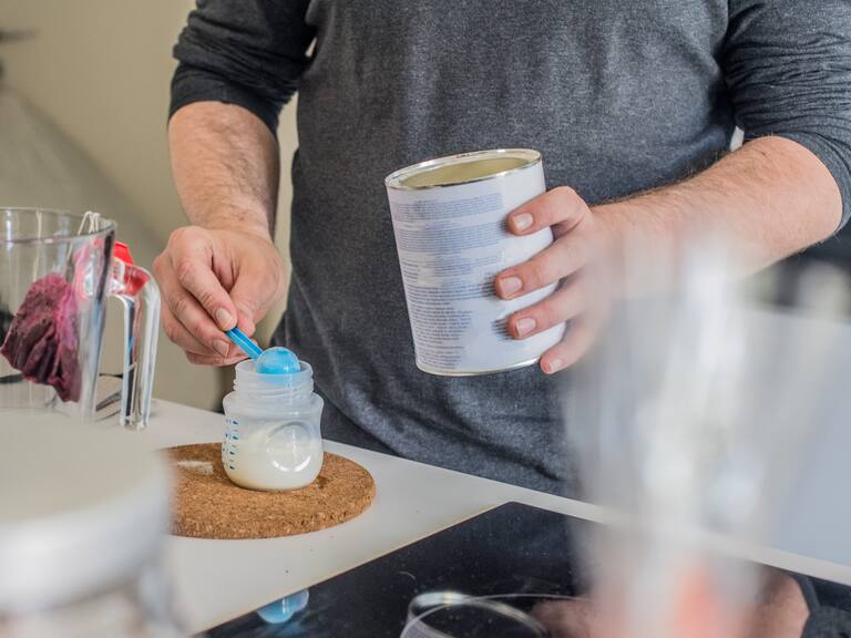 Minsal emitió alerta ante fórmulas lácteas para bebés contaminadas con salmonella