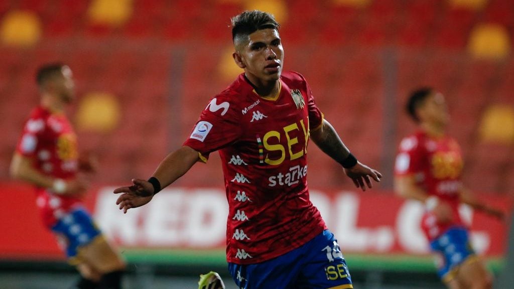 8 de Septiembre del 2020/SantiagoCarlos Palacios(c) anota un gol yes anulado por el VAR ,durante el partido valido por la Décima fecha del Campeonato Nacional AFP PlanVital 2020, entre Union Española vs Santiago Wanderers, disputado en el estadio Santa Laura.
FOTO:FRANCISCO LONGA/AGENCIAUNO