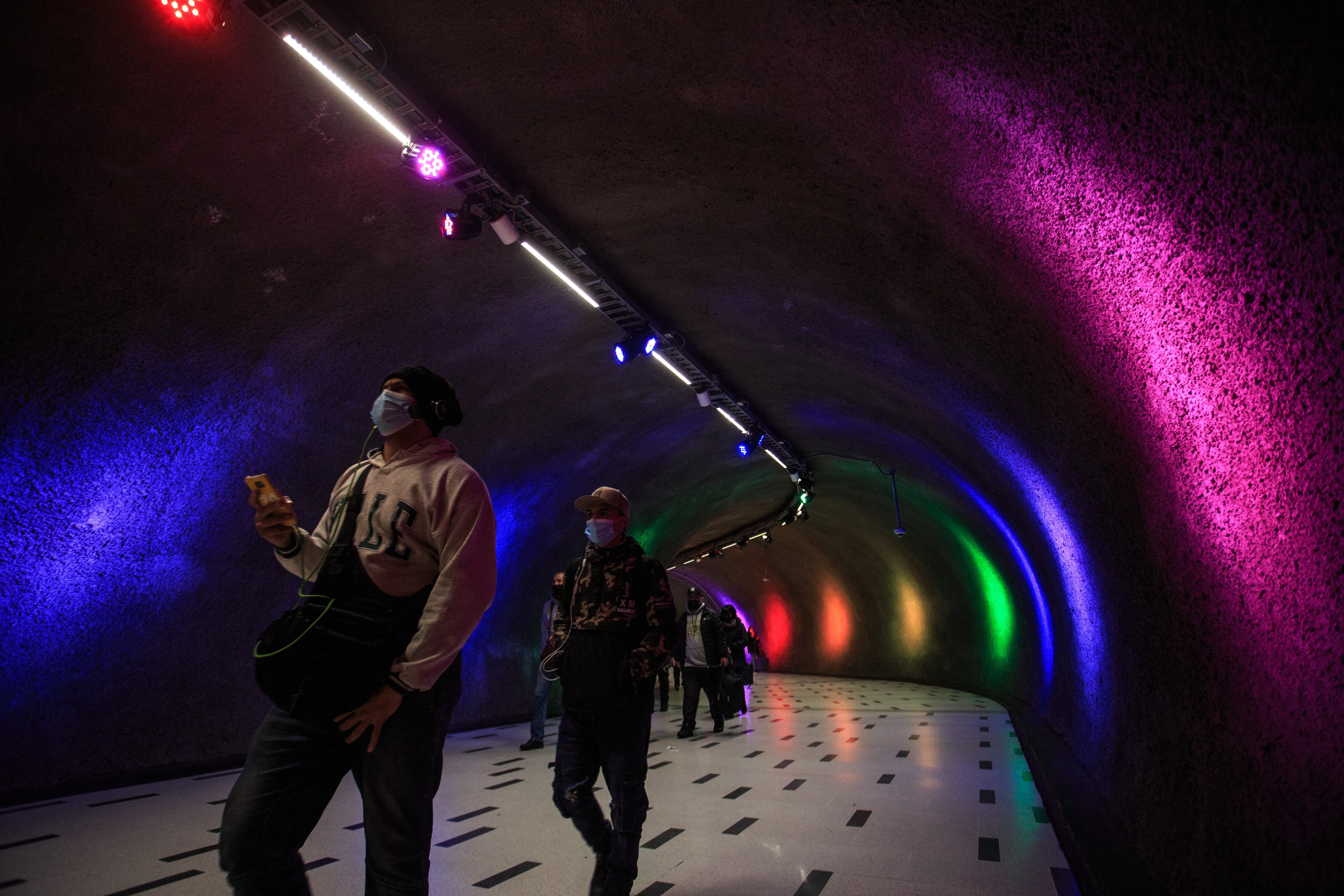 Metro de Santiago en el mes del Orgullo | Agencia Uno