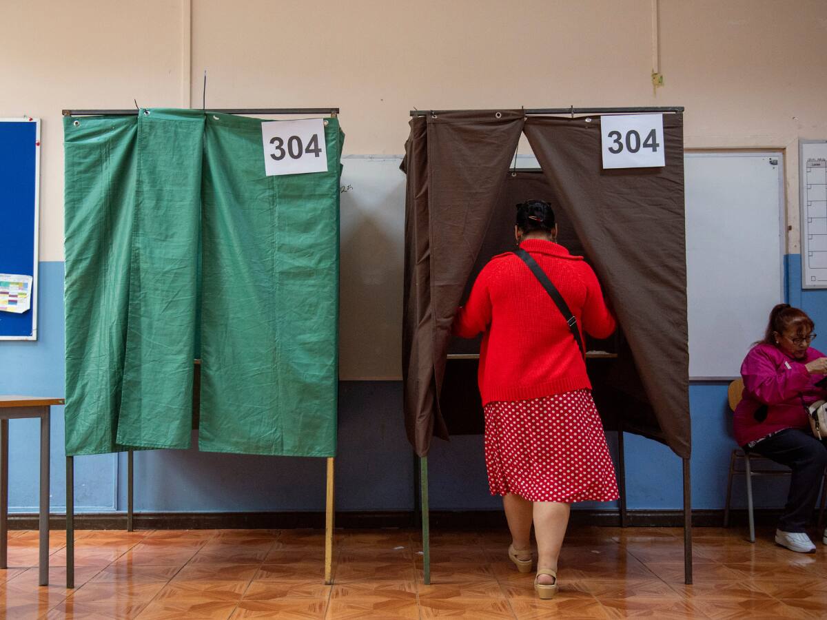 Elecciones en octubre y Congreso en enero: así es la propuesta que busca modificar el calendario constitucional en Chile