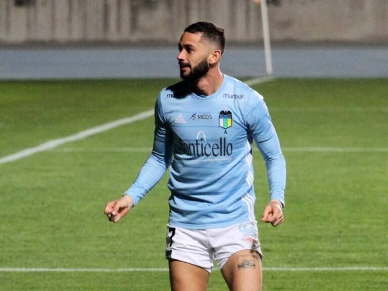 Marcelo Larrondo casi llegó a los golpes con los hinchas de O’Higgins y el delantero anticiparía su salida del club